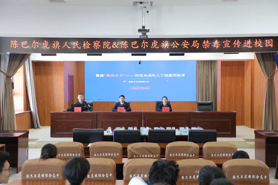 进校园.jpg